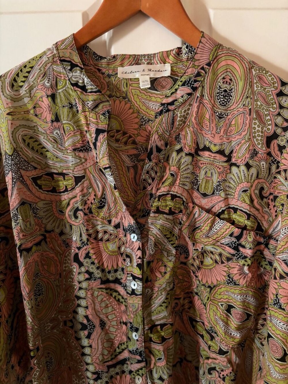 Women's Chelsea & Theodore Plus Size 1X Paisley Button Down Lightweight Top Shir - Picture 3 of 10